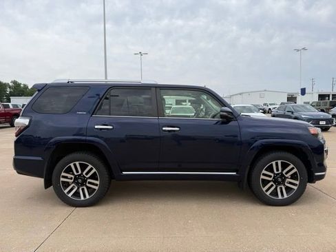 Used 2019 Toyota 4Runner Limited AWD/4WD image 2