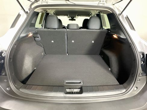 Used 2025 Nissan Kicks SV FWD image 27