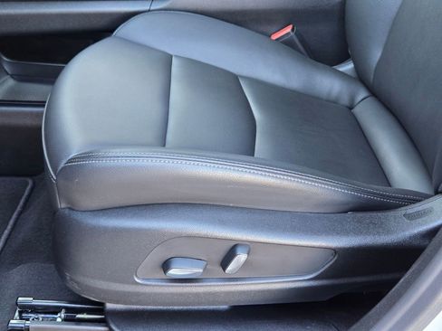 New 2025 Cadillac XT6 Luxury image 26