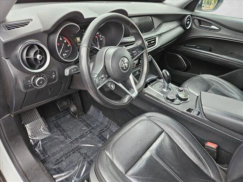 Used 2019 Alfa Romeo Stelvio image 8