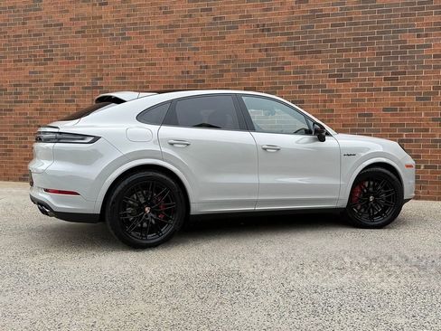 New 2025 Porsche Cayenne S image 7
