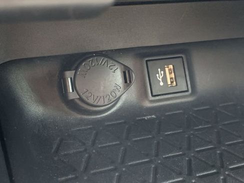 Certified 2025 Toyota RAV4 LE FWD image 27