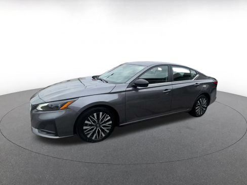 Used 2026 Nissan Altima 2.5 SV FWD image 7