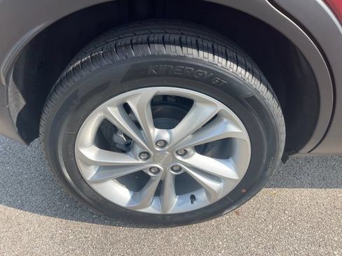 Used 2023 Buick Encore GX Preferred w/ Cold Weather Comfort Package AWD/4WD image 32