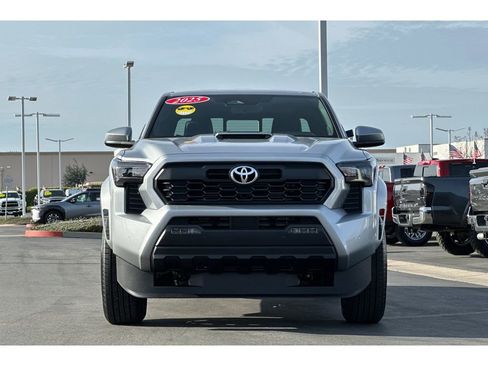 New 2025 Toyota Tacoma TRD Sport image 9