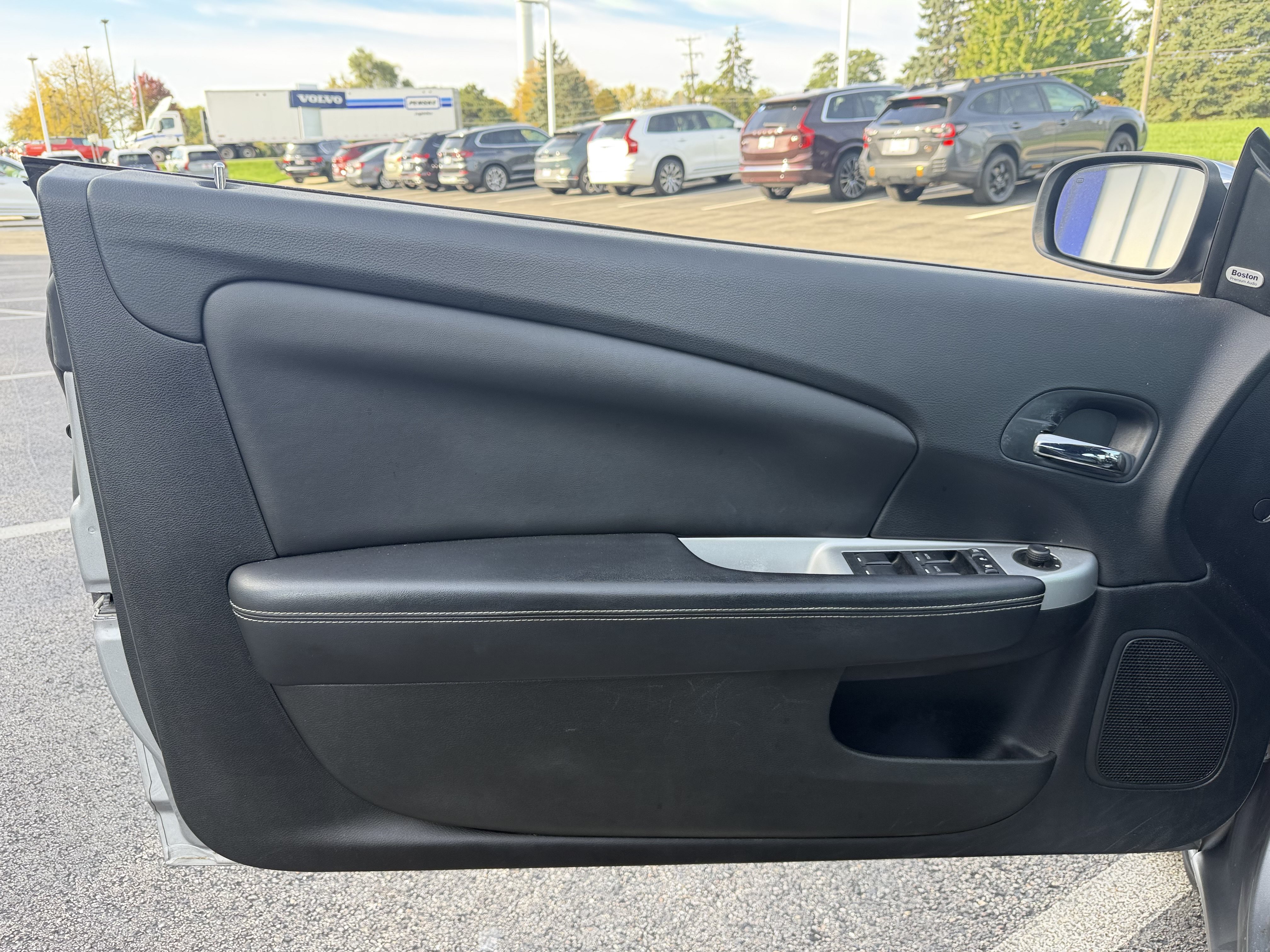 Used 2013 Chrysler 200 Limited FWD image 7