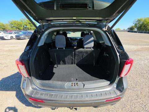 Used 2022 Ford Explorer XLT w/ Equipment Group 202A AWD/4WD image 8