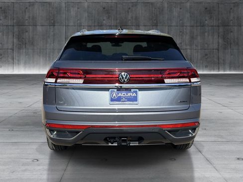Used 2024 Volkswagen Atlas Cross Sport SE AWD/4WD image 4