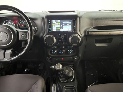 Used 2015 Jeep Wrangler Unlimited Sport w/ Quick Order Package 23S AWD/4WD image 23