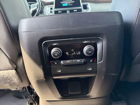 Used 2023 Chevrolet Suburban Premier RWD image 14