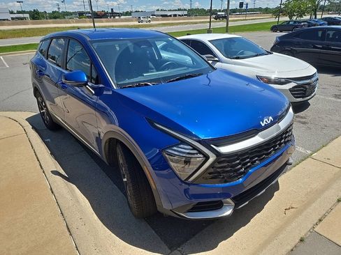 Certified 2025 Kia Sportage EX FWD image 2