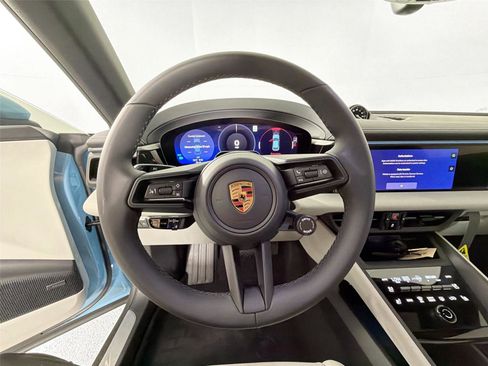 Used 2026 Porsche Macan Electric RWD image 20