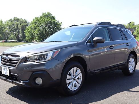 Used 2018 Subaru Outback 2.5i Premium AWD/4WD image 11