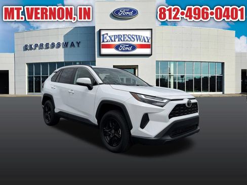 Used 2022 Toyota RAV4 XLE w/ Convenience Package AWD/4WD image 4