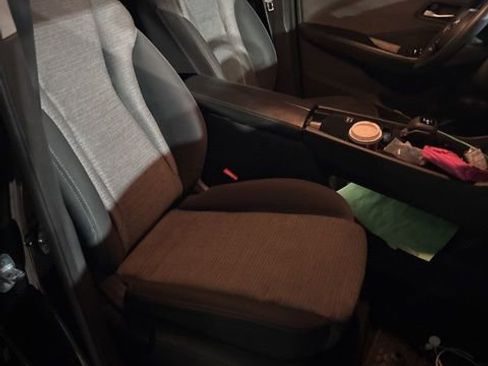 Used 2022 Nissan Rogue SV image 12