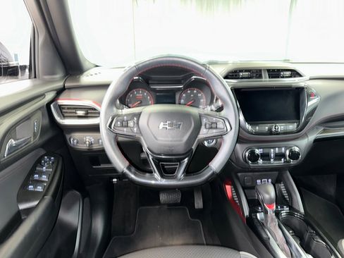 Certified 2023 Chevrolet TrailBlazer RS w/ Convenience Package image 2