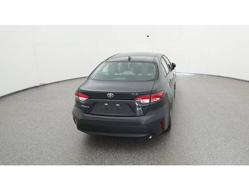 Used 2025 Toyota Corolla LE FWD image 8