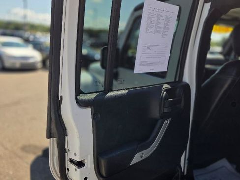 Used 2017 Jeep Wrangler Unlimited Sahara w/ Dual Top Group AWD/4WD image 12
