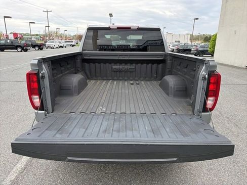 Used 2023 GMC Sierra 1500 Elevation image 16