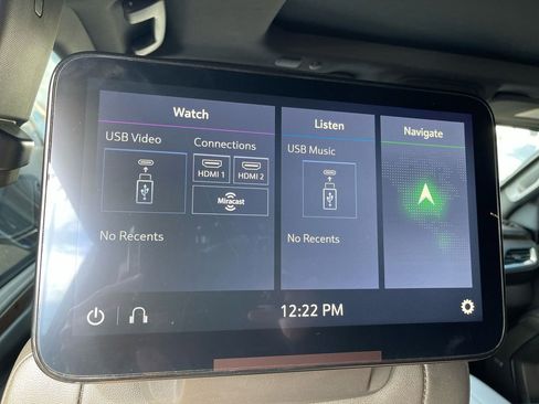 Used 2021 Chevrolet Suburban Premier w/ Premium Package image 14