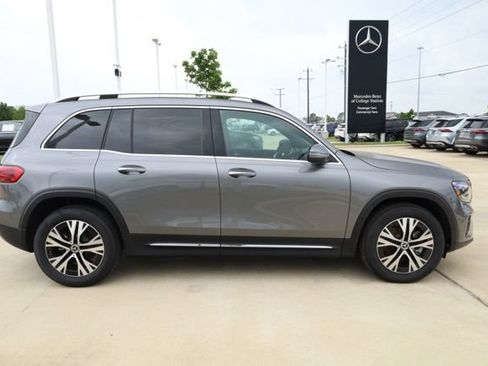 Used 2026 Mercedes-Benz GLB 250 image 2