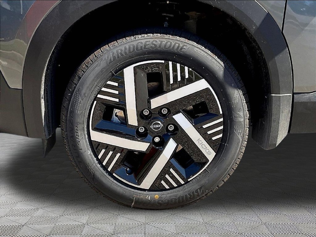 New 2027 Nissan Kicks SV FWD image 13