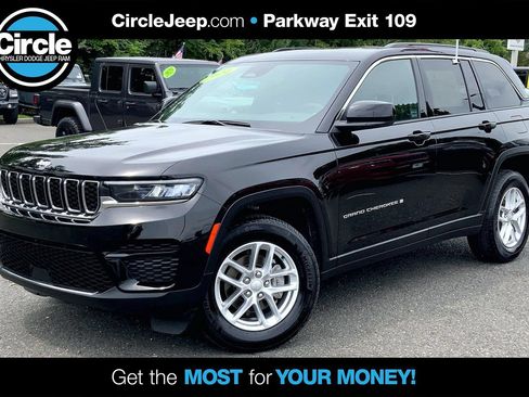 Certified 2024 Jeep Grand Cherokee Laredo X w/ Luxury Tech Group I AWD/4WD image 1