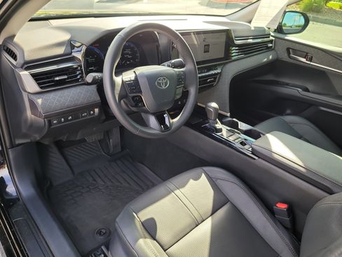 Used 2026 Toyota Camry XLE FWD image 18