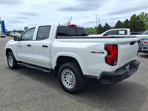 Used 2024 Chevrolet Colorado W/T w/ WT Convenience Package AWD/4WD image 5