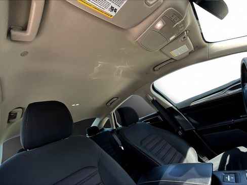 Used 2019 Ford Fusion SE image 29