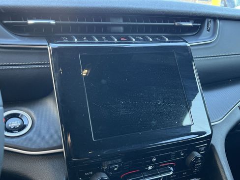 Used 2024 Jeep Grand Cherokee Altitude image 15