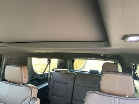 New 2026 Chevrolet Suburban High Country image 28