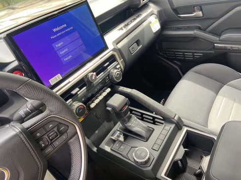 Used 2026 Toyota Tacoma TRD Sport w/ TRD Sport Upgrade Package image 28