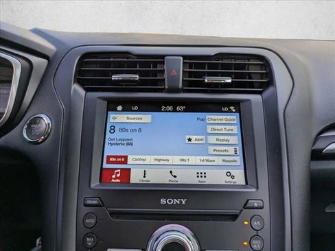 Used 2018 Ford Fusion Titanium image 13