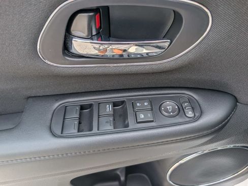 Certified 2022 Honda HR-V EX image 19