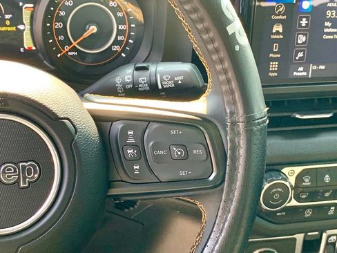 Used 2024 Jeep Wrangler Unlimited Sport AWD/4WD image 32