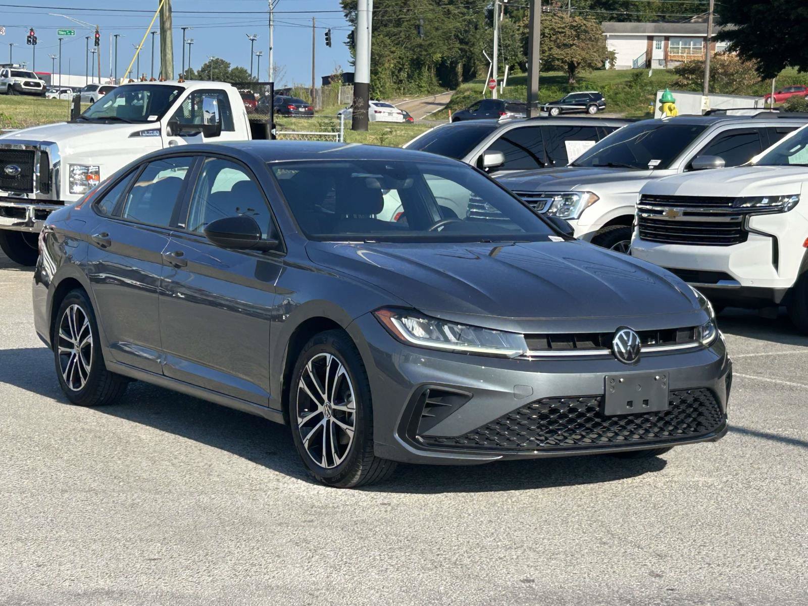 Used 2025 Volkswagen Jetta Sport FWD image 1