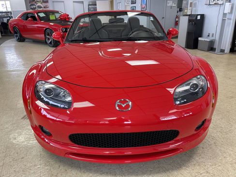Used 2006 MAZDA MX-5 Miata Grand Touring w/ Premium Pkg image 9