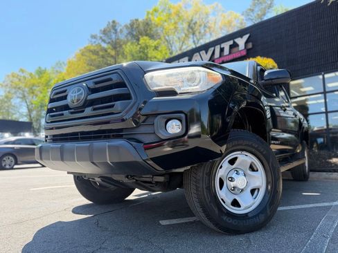 Used 2018 Toyota Tacoma SR image 2