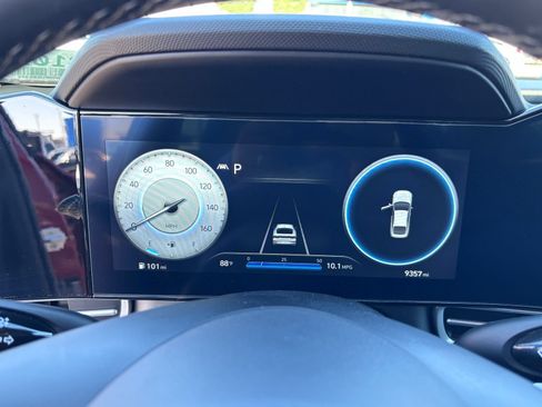 Used 2023 Hyundai Elantra Limited FWD image 26