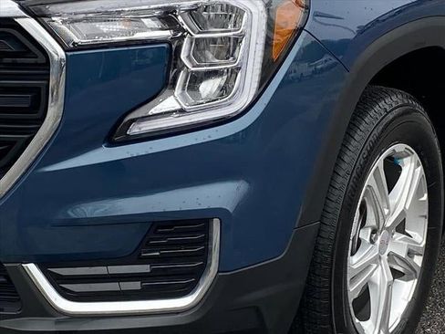 Certified 2024 GMC Terrain SLE w/ Driver Convenience Package image 7