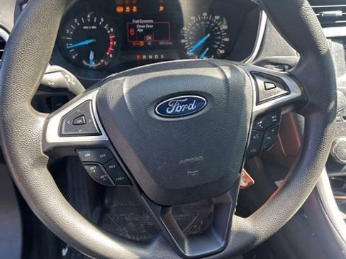 Used 2014 Ford Fusion SE FWD image 20