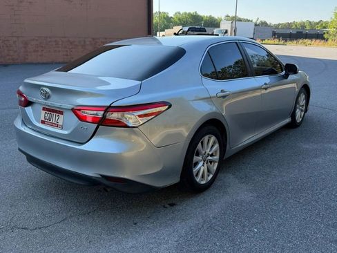 Used 2018 Toyota Camry LE FWD image 4