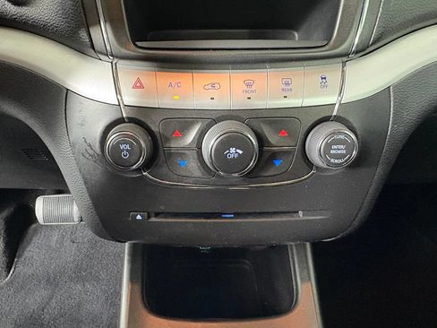 Used 2020 Dodge Journey SE w/ SE Popular Equipment Group FWD image 26
