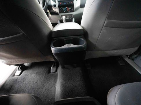 Used 2013 Toyota Tacoma 4x4 Access Cab V6 image 22