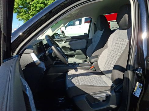 Used 2025 Volkswagen Tiguan S AWD/4WD image 13