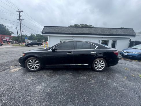 Used 2007 Lexus LS 460 RWD image 3