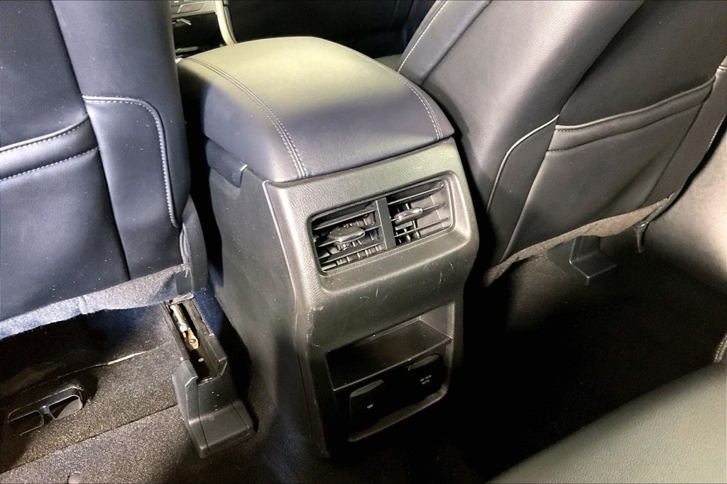 Used 2019 Ford Edge SEL w/ Equipment Group 201A FWD image 29