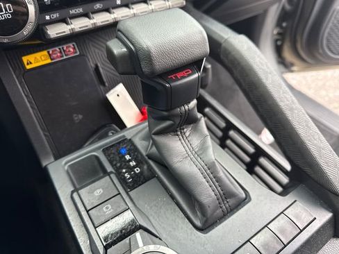 Certified 2024 Toyota Tacoma TRD Off-Road AWD/4WD image 34