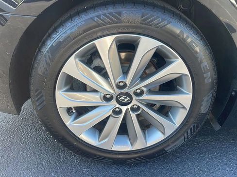 Used 2015 Hyundai Sonata SE w/ Option Group 09 FWD image 28